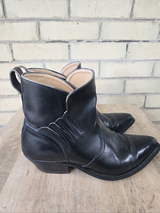 Boulet Shoes - Boulet Western Ankle Boots